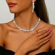 🎉 2026 Sale — Over 21,500 Sold ✨ Sparkling Rhinestone Claw Chain Necklace & Earrings Set 💎